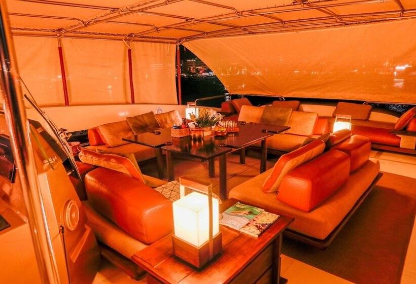 ホテル House Of Hütter Floating Home Goldfinger