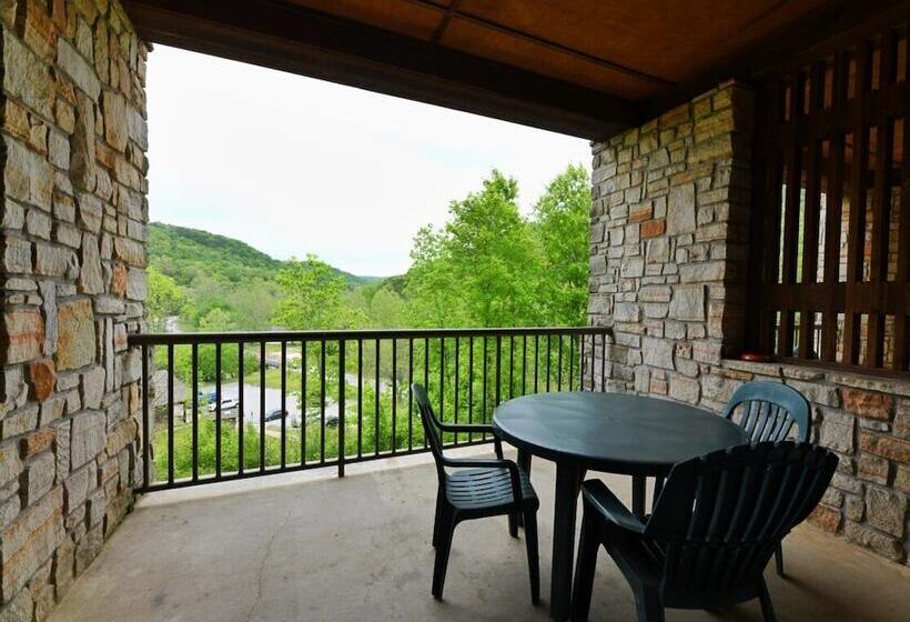 فندق Roaring River State Park