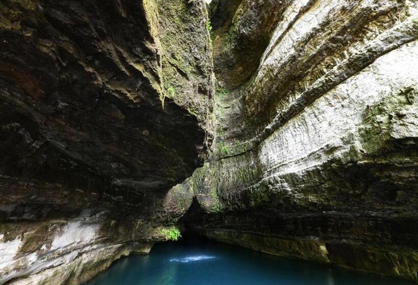 فندق Roaring River State Park