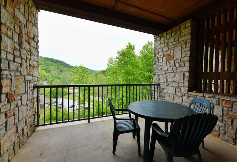 فندق Roaring River State Park