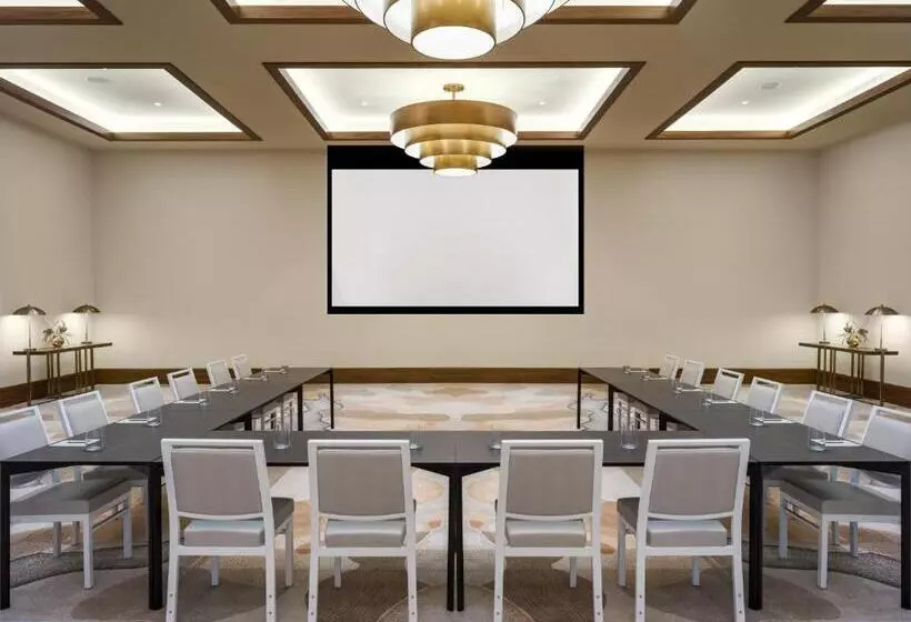 Hotelli Thompson Palm Springs, By Hyatt