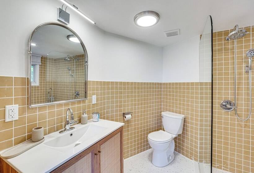 Game Room & Yard: Mid Century Modern Kingston Home