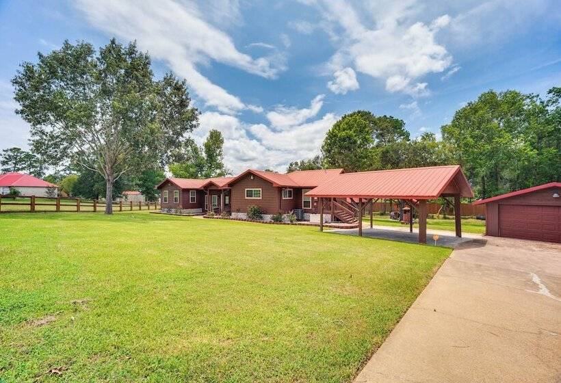 Onalaska Home W/ Game Room, Sunroom & Lake View!
