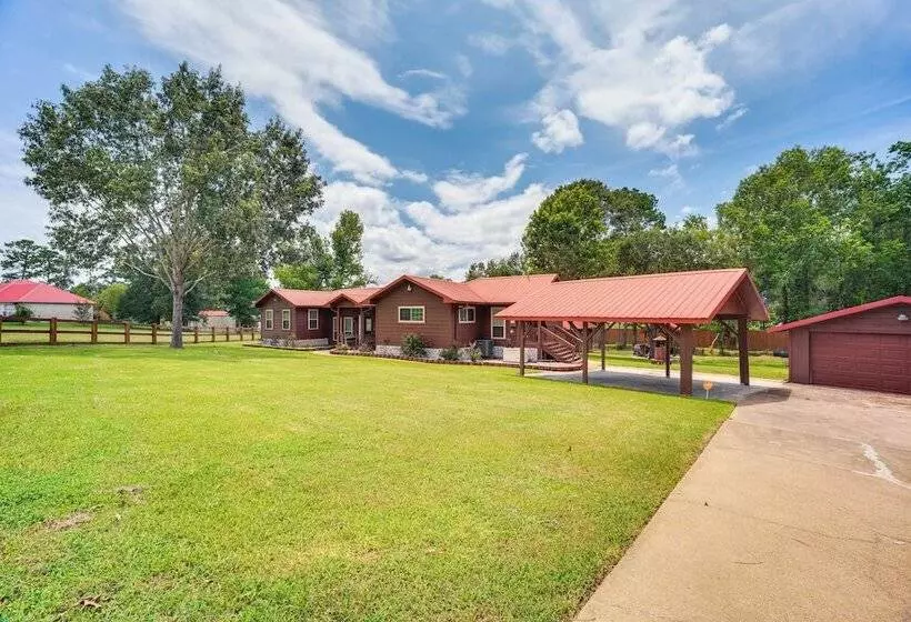 Onalaska Home W/ Game Room, Sunroom & Lake View!