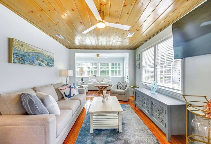 Walk To Ocean: Pearl Cottage In Atlantic Beach