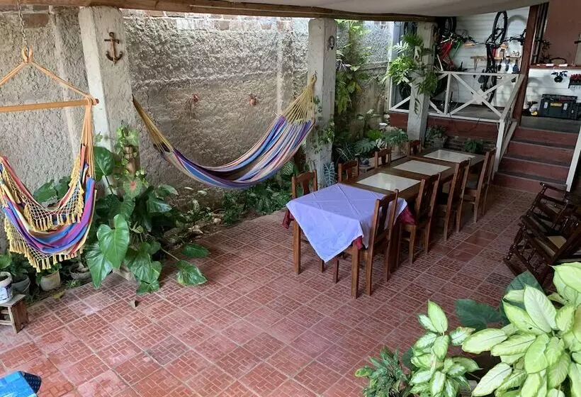 ペンション Bs & Hostal Luz Del Norte