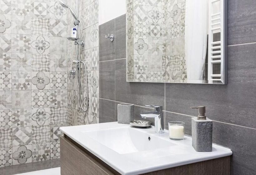 پانسیون G House Pettinari