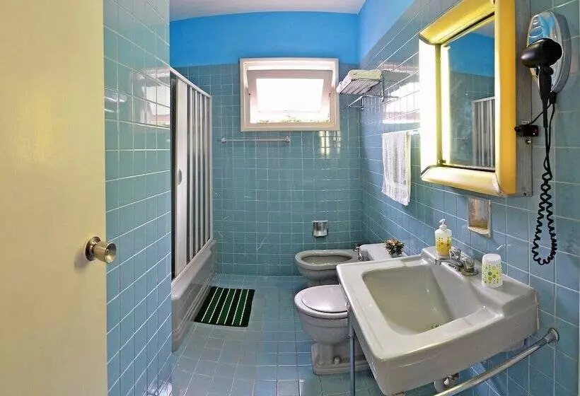 ペンション Hostal D'soto