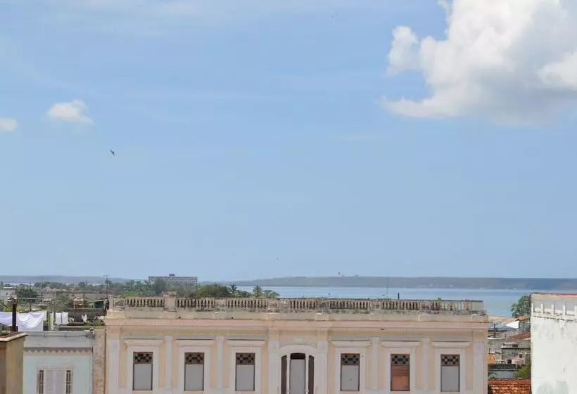 پانسیون Hostal El Zafiro