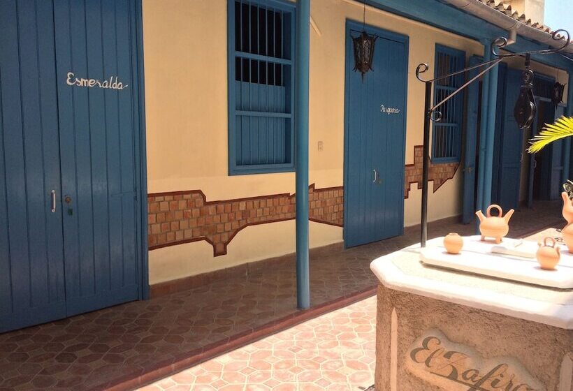 پانسیون Hostal El Zafiro