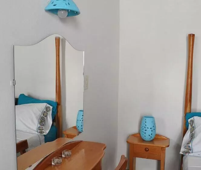 پانسیون Hostal El Zafiro