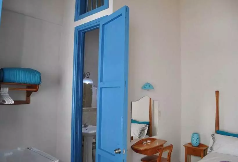 پانسیون Hostal El Zafiro