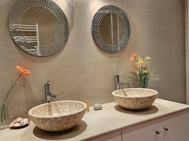 بنسيون Room In Guest Room Guest Apartment Within A Villa In Lagonissi