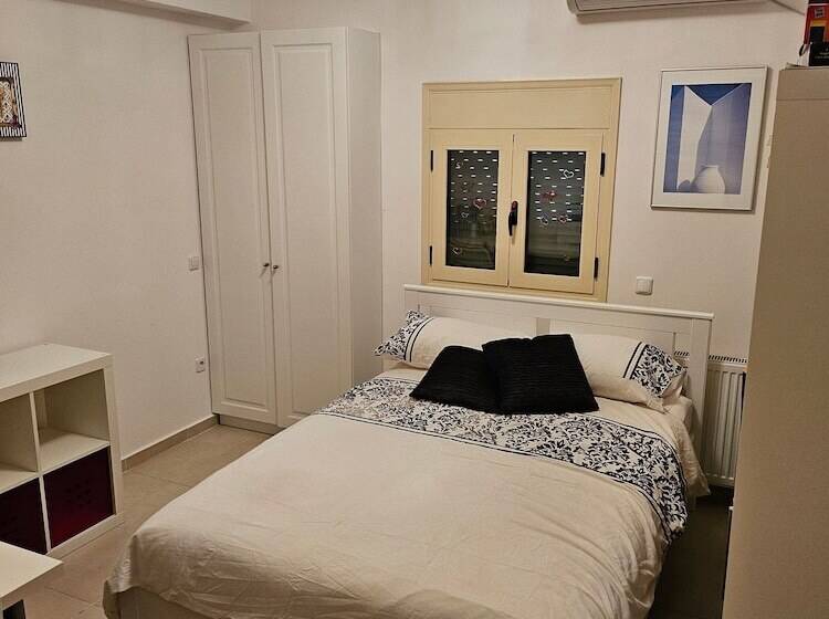 بنسيون Room In Guest Room Guest Apartment Within A Villa In Lagonissi