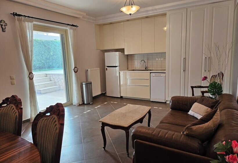 بنسيون Room In Guest Room Guest Apartment Within A Villa In Lagonissi