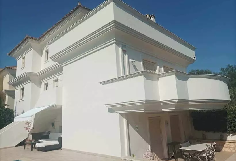 ペンション Room In Guest Room   Guest Apartment Within A Villa In Lagonissi