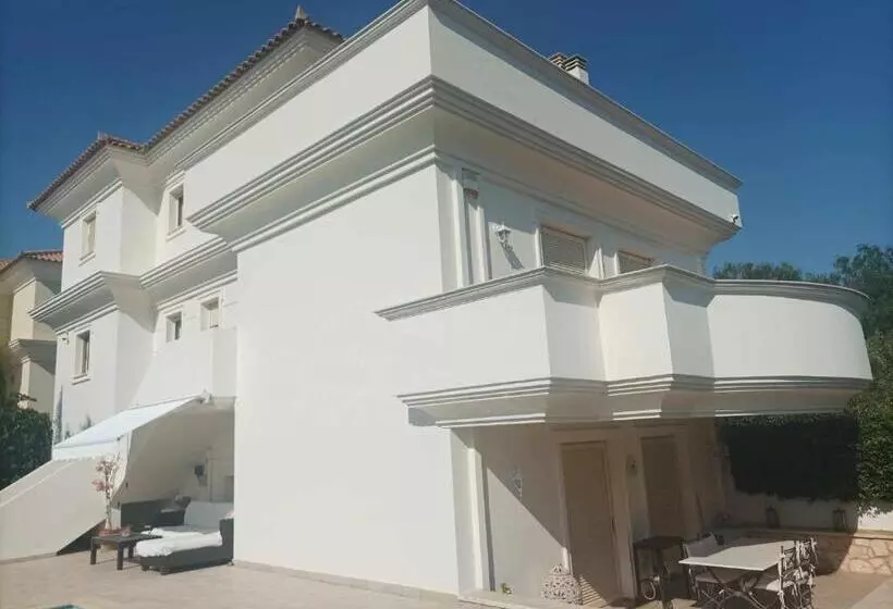 ペンション Room In Guest Room   Guest Apartment Within A Villa In Lagonissi