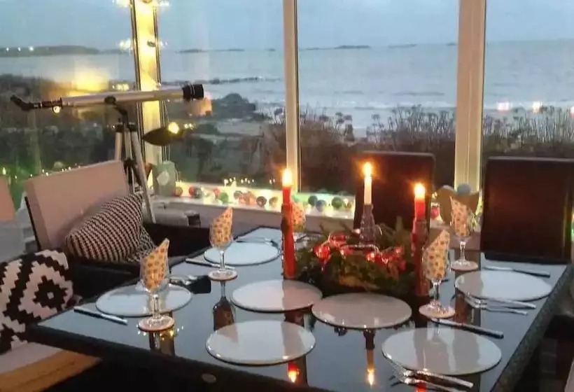 اقامتگاه Unique House In An Idyllic Situation On A Beach