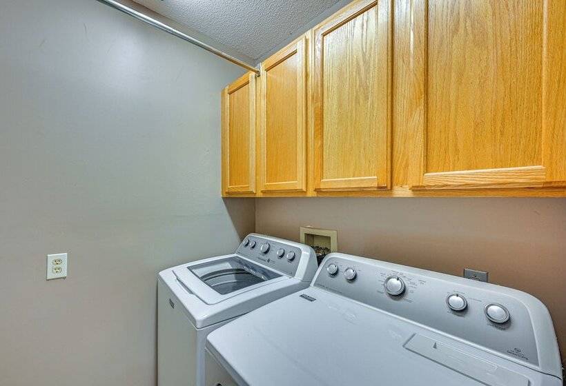 Riverfront Retreat: 1 Mi To Jones Gap State Park!