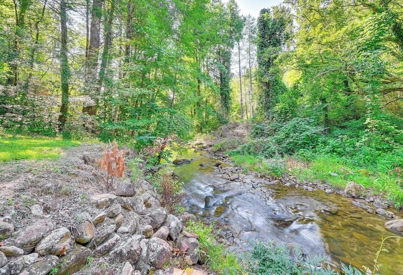 Riverfront Retreat: 1 Mi To Jones Gap State Park!