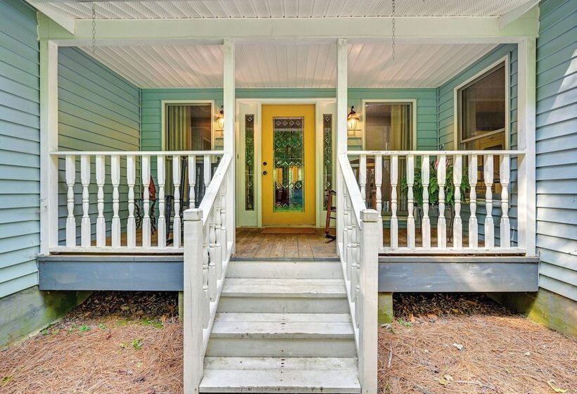 Riverfront Retreat: 1 Mi To Jones Gap State Park!