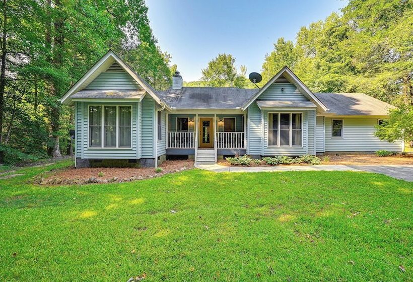 Riverfront Retreat: 1 Mi To Jones Gap State Park!