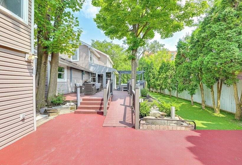 Saratoga Springs Home W/ Hot Tub: Walk To Downtown