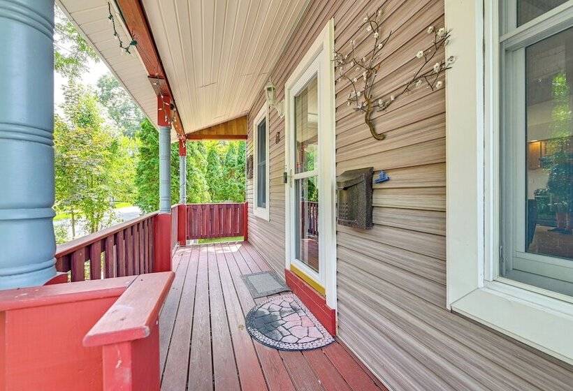 Saratoga Springs Home W/ Hot Tub: Walk To Downtown