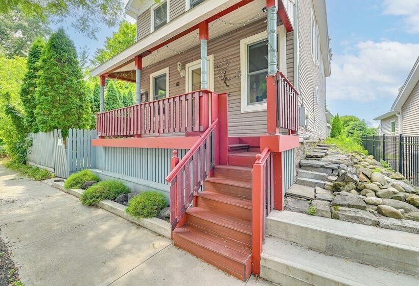 Saratoga Springs Home W/ Hot Tub: Walk To Downtown