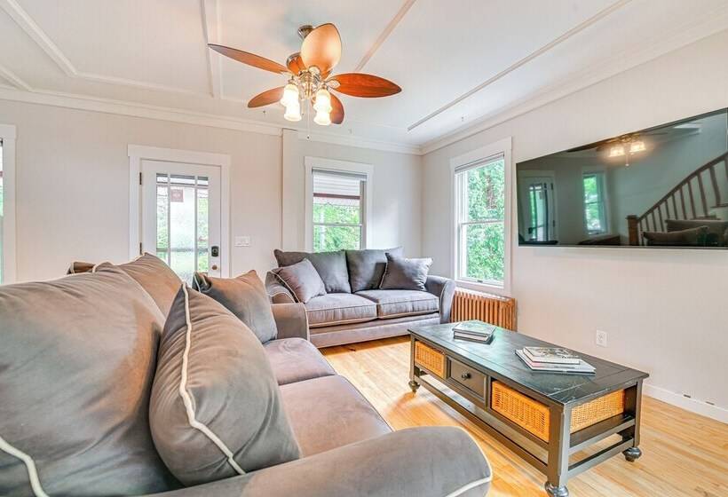 Saratoga Springs Home W/ Hot Tub: Walk To Downtown