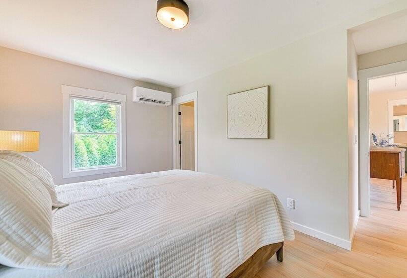 Saratoga Springs Home W/ Hot Tub: Walk To Downtown