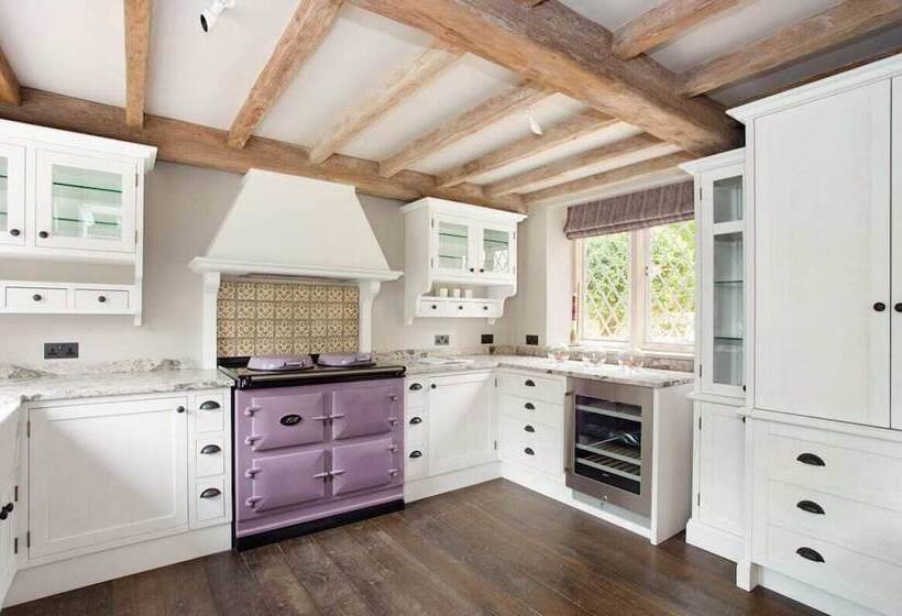 The Swinbrook Manor House   Spacious 5bdr House With Garden