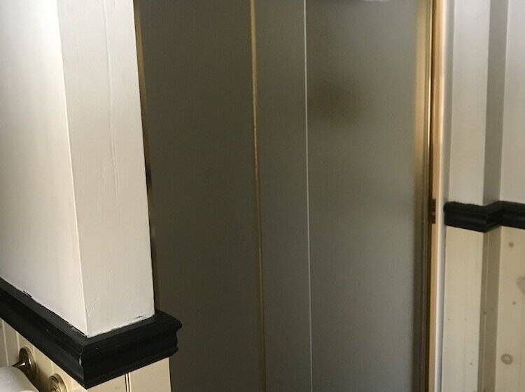 Fallen Tree Farm Bed And Breakfast