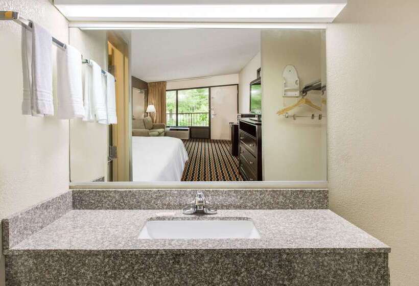 בית מלון כפרי Quality Inn Near Speedway