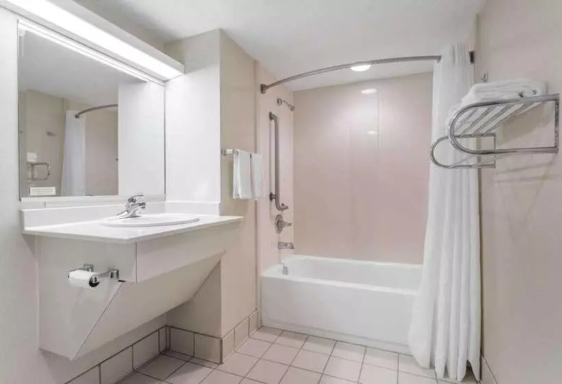 ホテル Quality Inn Near Speedway