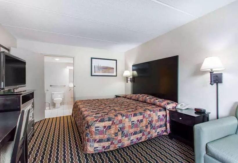 ホテル Quality Inn Near Speedway