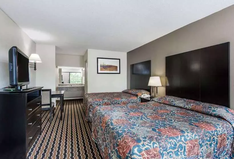ホテル Quality Inn Near Speedway