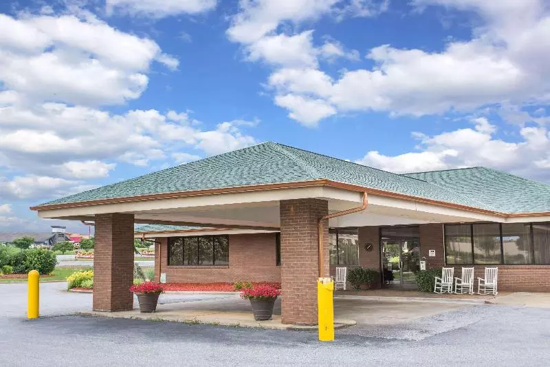 ホテル Quality Inn Near Speedway