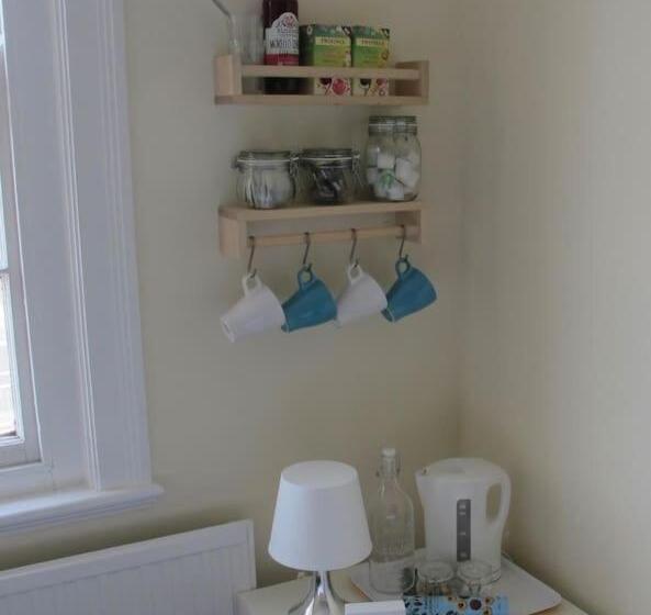 ホテル The Jollys