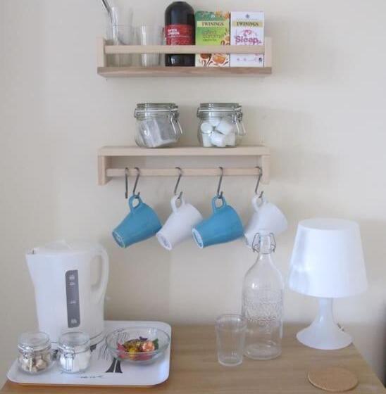 ホテル The Jollys