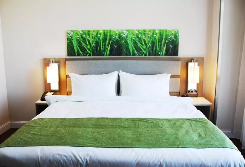 Hotelli Wyndham Garden Fresh Meadows Flushing
