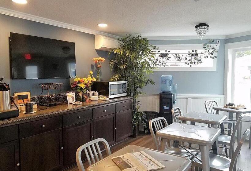 فندق على الطريق The Waldport Inn