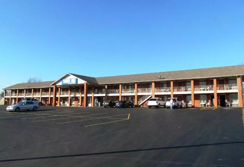 モーテル Travel Inn & Suites