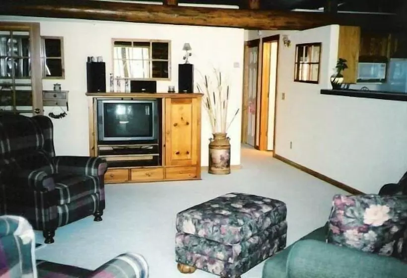Silverwolf Log Chalet Resort