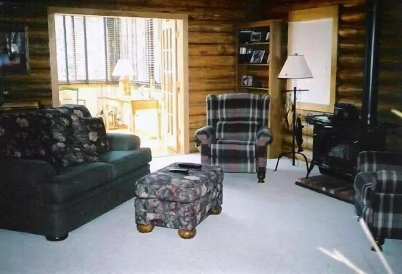 Silverwolf Log Chalet Resort