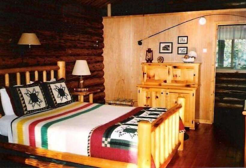 Silverwolf Log Chalet Resort