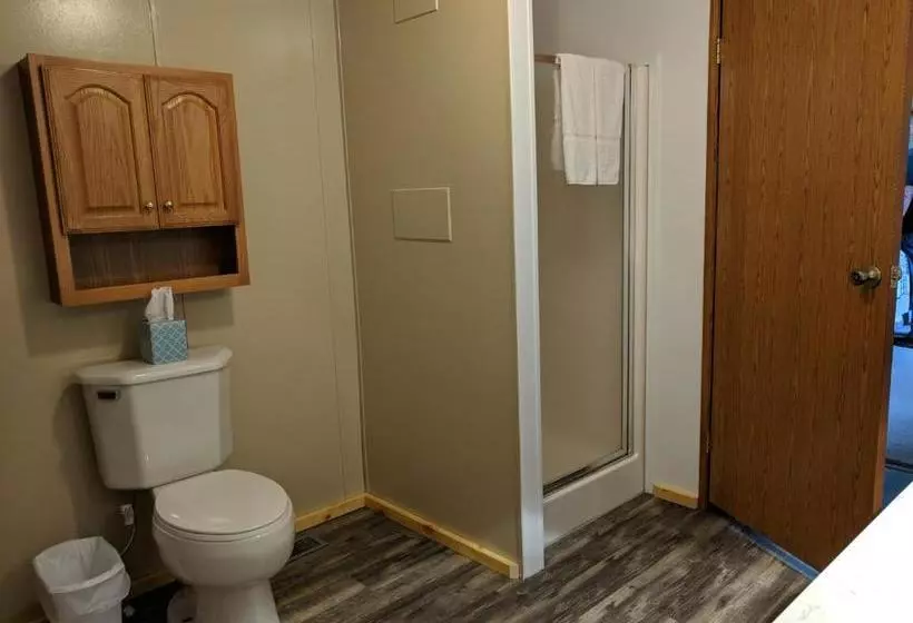 Trails End Cabins & Motel