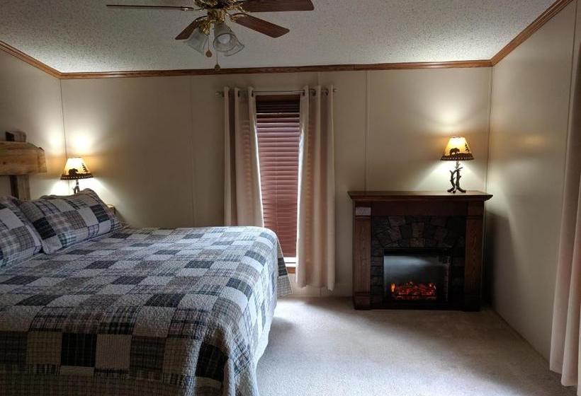 Trails End Cabins & Motel