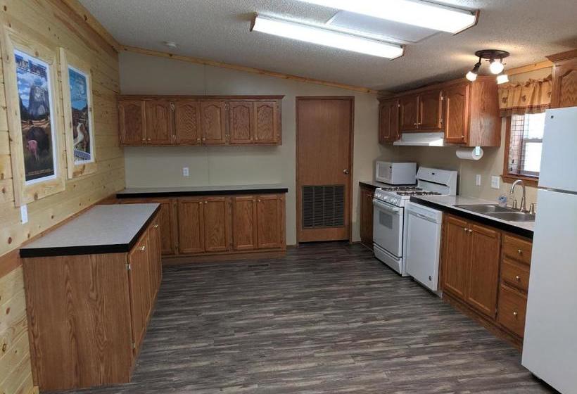 Trails End Cabins & Motel