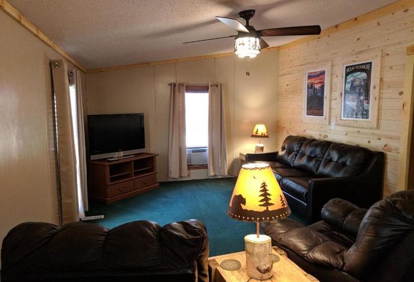 Trails End Cabins & Motel